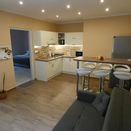 Apartment Milano Vendeghaz *