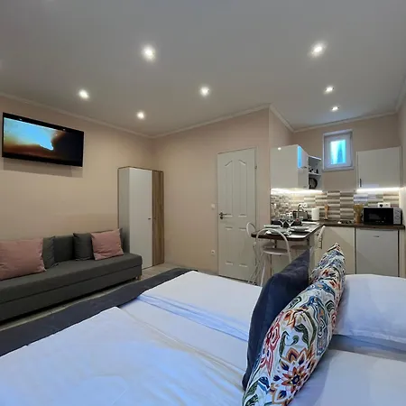 Milano Vendeghaz 아파트 *