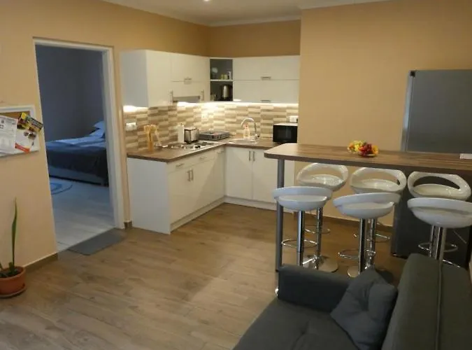 아파트 Milano Vendeghaz *