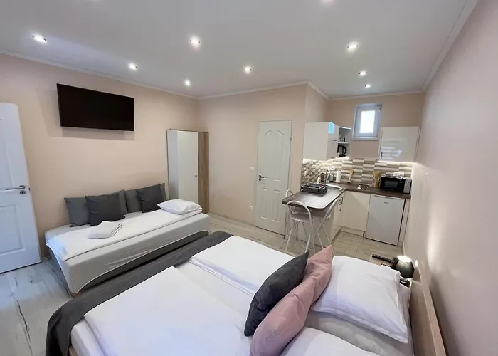 아파트 Milano Vendeghaz *